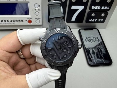 Attention, the latest Black Knight Omega Seamaster series has arrived, the work