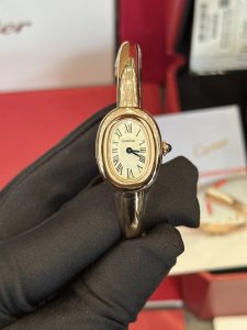 Exclusive real-shot photos of Cartier's classic Baignoire "Bathing Bath" series.