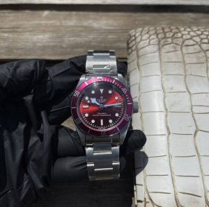 Steel strap 690 Tudor Biwan series equipped with a fully automatic mechanical m