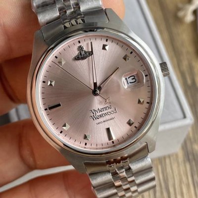 Vivian Queen Mother Pink Large Dial Diameter: 37mm, the case is made of 316L pre