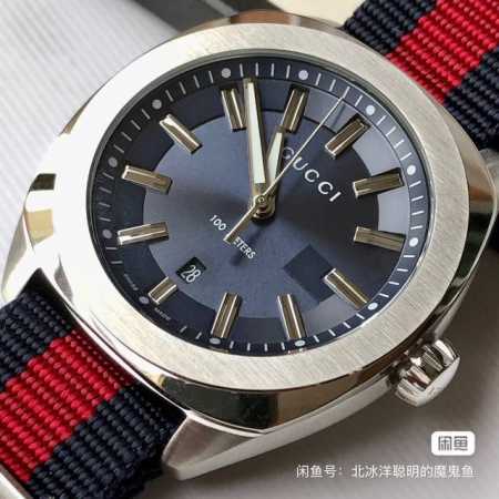 Gucci Quartz Men's Watch, Gg2570 Series Features 1970S Geometric Design, Paired - Click Image to Close