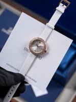 Swarovski Matrix watch is meticulously designed to elevate any outfit. The 30mm