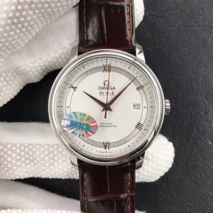 Omega De Ville series watch. With an elegant and slim appearance and a simple an