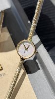 This is a Gucci model bought from a second-hand shop in Japan! It is extremely l