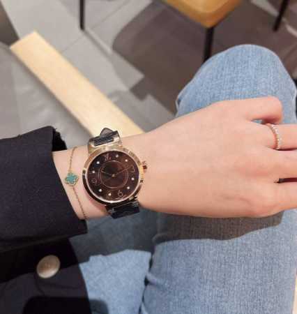 2025 latest full diamond luxury Gucci bracelet. The ceiling of the bracelet is s - Click Image to Close