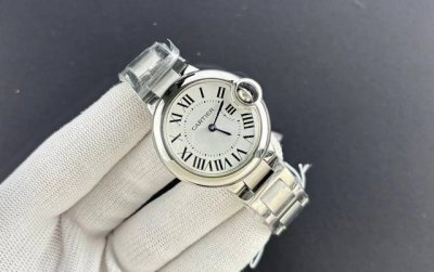 Blue Balloon, 33 Swiss 762 quartz, this series of watches is famous for its deli