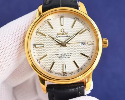 Gold Case +50 Store's 2025 Featured Model Omega Omega Features A Unique Dial Des