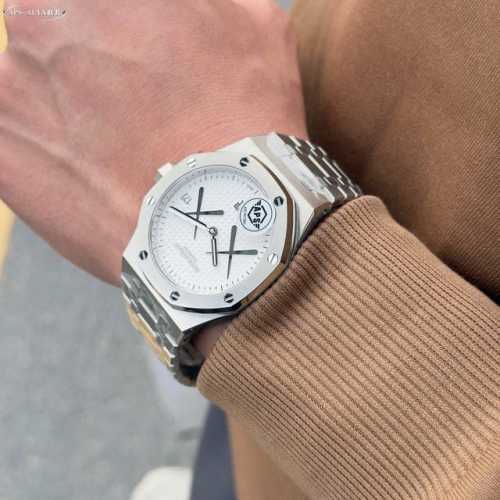 Kaws co-branded upgraded V2 version mechanical men's watch equipped with the sta