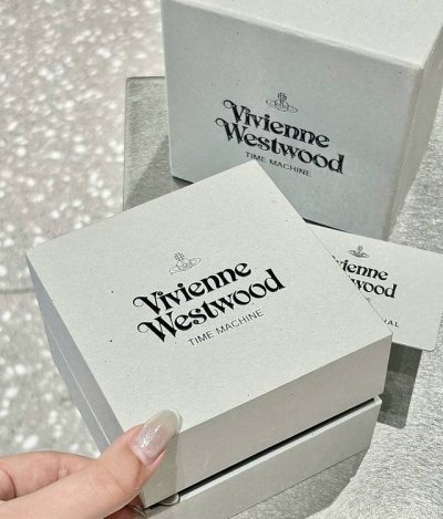 Help! This little blue watch from the Empress Dowager Cixi is so pretty! They r